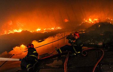 آتش‌سوزی در کارخانه تولید لوازم‌خانگی در سبزوار