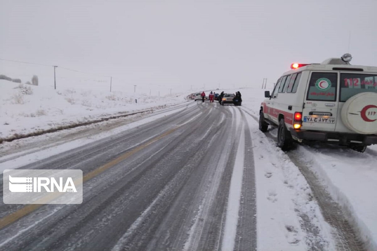 ۲۱۰ مسافر گرفتار در برف و کولاک در سبزوار نجات یافتند